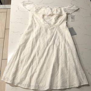 NWT white off the shoulder knee-length dress. Sz L